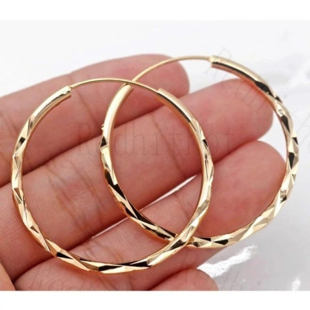 ***NEW 18K Gold Hoop Round Earrings - Picture 4 of 6